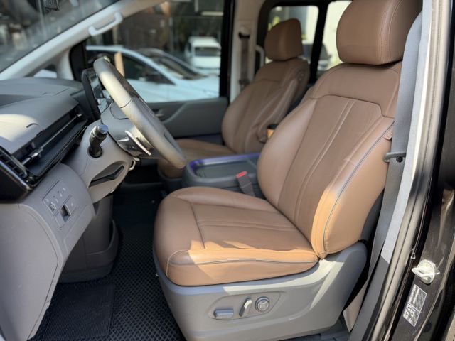 2022出廠 STARIA CEO版 雙天窗 盲點 通風座椅 電動滑門 LED尾燈 跟車 原鈑件 實車實價  第8張相片