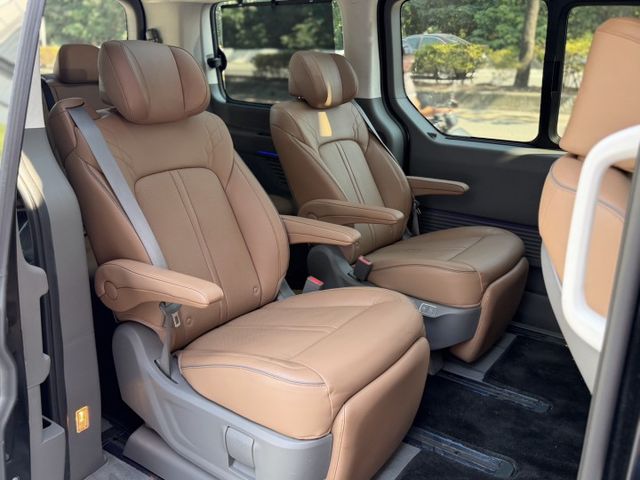 2022出廠 STARIA CEO版 雙天窗 盲點 通風座椅 電動滑門 LED尾燈 跟車 原鈑件 實車實價  第9張相片