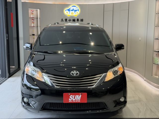 2014年出廠 SIENNA XLE版 里程6萬英里 原鈑件 天窗 電動滑門 藍芽 倒車影像 實車實價 可貸款 歡迎試乘  第1張相片