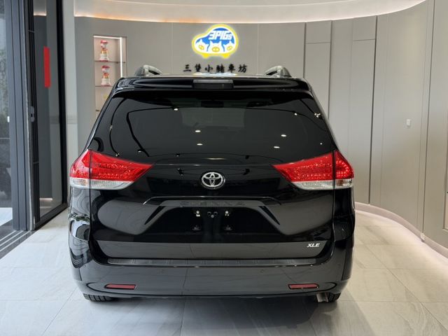 2014年出廠 SIENNA XLE版 里程6萬英里 原鈑件 天窗 電動滑門 藍芽 倒車影像 實車實價 可貸款 歡迎試乘  第2張相片