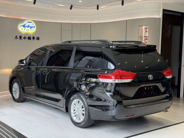 2014年出廠 SIENNA XLE版 里程6萬英里 原鈑件 天窗 電動滑門 藍芽 倒車影像 實車實價 可貸款 歡迎試乘  第5張相片