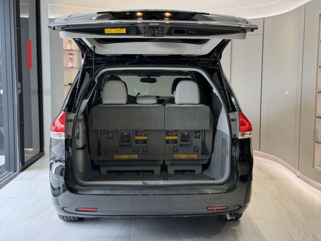 2014年出廠 SIENNA XLE版 里程6萬英里 原鈑件 天窗 電動滑門 藍芽 倒車影像 實車實價 可貸款 歡迎試乘  第7張相片