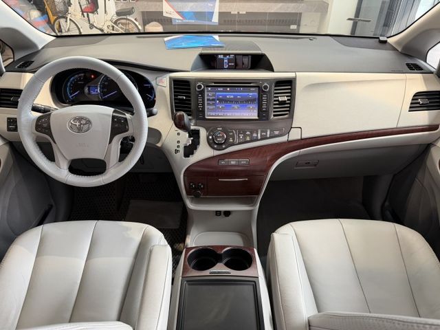 2014年出廠 SIENNA XLE版 里程6萬英里 原鈑件 天窗 電動滑門 藍芽 倒車影像 實車實價 可貸款 歡迎試乘  第9張相片