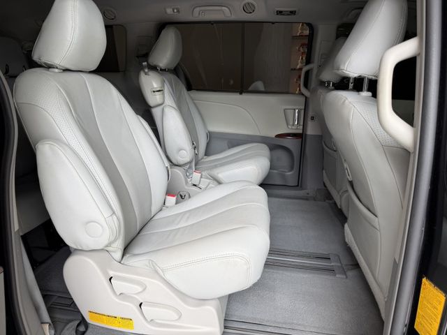 2014年出廠 SIENNA XLE版 里程6萬英里 原鈑件 天窗 電動滑門 藍芽 倒車影像 實車實價 可貸款 歡迎試乘  第13張相片