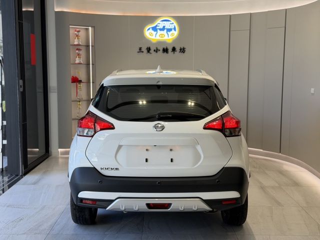 2019年出廠 智型旗艦版 原鈑件 盲點 自動煞停 定速 免鑰匙 原廠保養 實車實價 歡迎試乘  第2張相片