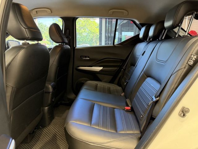 2019年出廠 智型旗艦版 原鈑件 盲點 自動煞停 定速 免鑰匙 原廠保養 實車實價 歡迎試乘  第13張相片