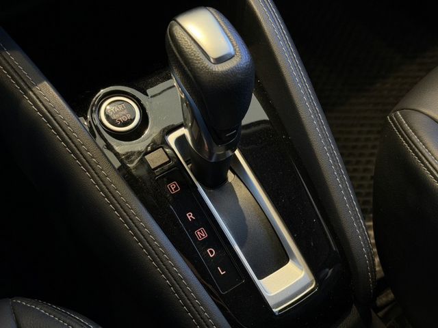 2019年出廠 智型旗艦版 原鈑件 盲點 自動煞停 定速 免鑰匙 原廠保養 實車實價 歡迎試乘  第17張相片