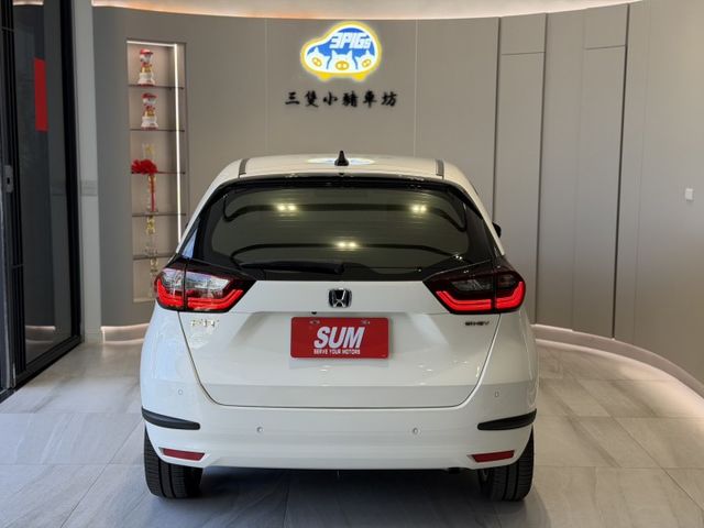 2023年 FIT油電版 里程3萬 環景安卓 盲點 免鑰匙 原鈑件 實車實價 可貸款 歡迎試乘  第2張相片