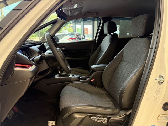 2023年 FIT油電版 里程3萬 環景安卓 盲點 免鑰匙 原鈑件 實車實價 可貸款 歡迎試乘  第11張相片