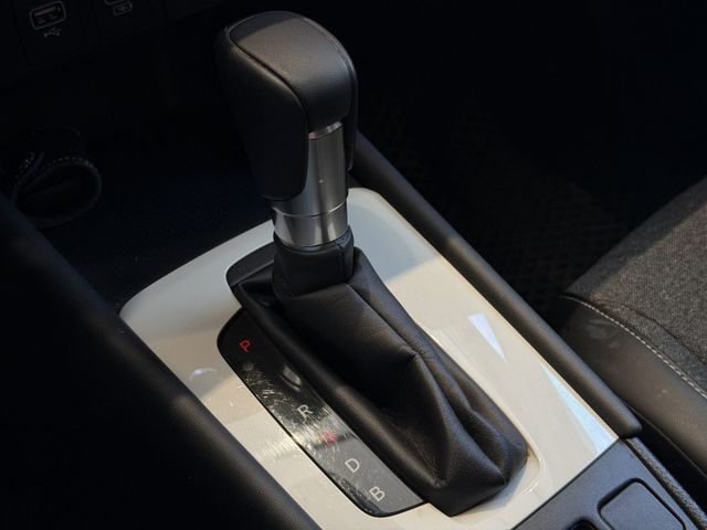 2023年 FIT油電版 里程3萬 環景安卓 盲點 免鑰匙 原鈑件 實車實價 可貸款 歡迎試乘  第18張相片