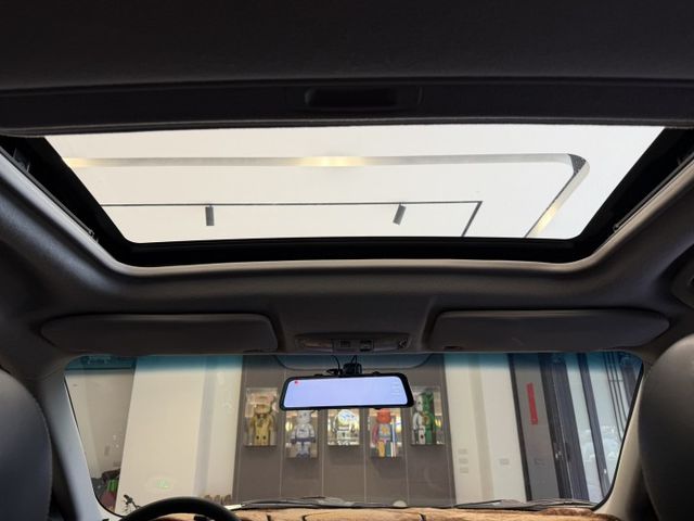 2013年 豪華型 有免鑰匙 換檔撥片  安卓機 天窗 認證車 實車實價 歡迎試乘  第15張相片