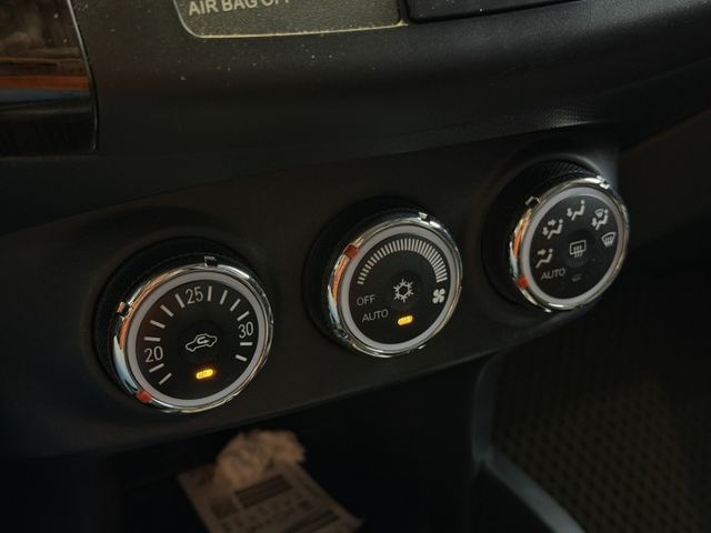 2013年 豪華型 有免鑰匙 換檔撥片  安卓機 天窗 認證車 實車實價 歡迎試乘  第18張相片