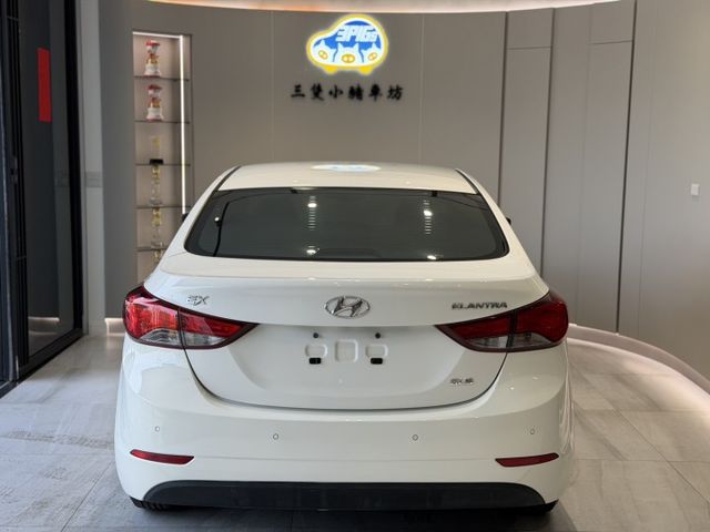 2015年出廠  ELANTRA 認證車 里程僅10萬公里 實車實價 可貸款 可試乘  第2張相片
