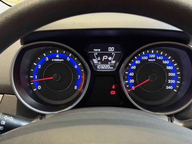 2015年出廠  ELANTRA 認證車 里程僅10萬公里 實車實價 可貸款 可試乘  第8張相片