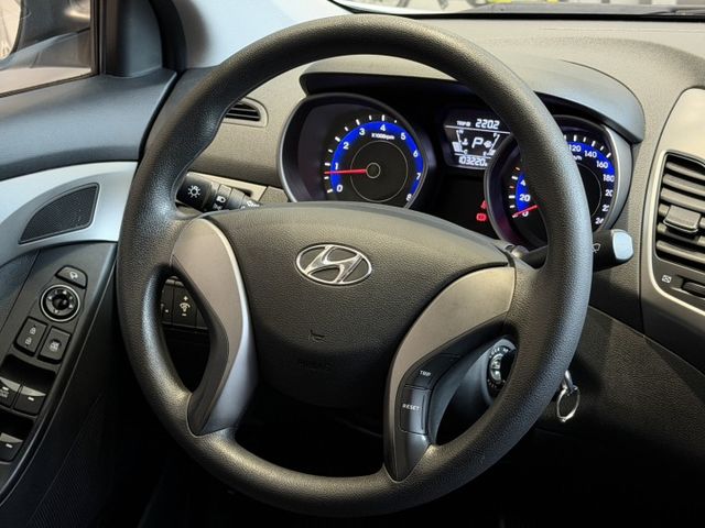 2015年出廠  ELANTRA 認證車 里程僅10萬公里 實車實價 可貸款 可試乘  第9張相片