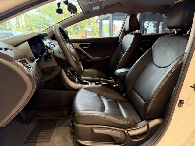 2015年出廠  ELANTRA 認證車 里程僅10萬公里 實車實價 可貸款 可試乘  第11張相片