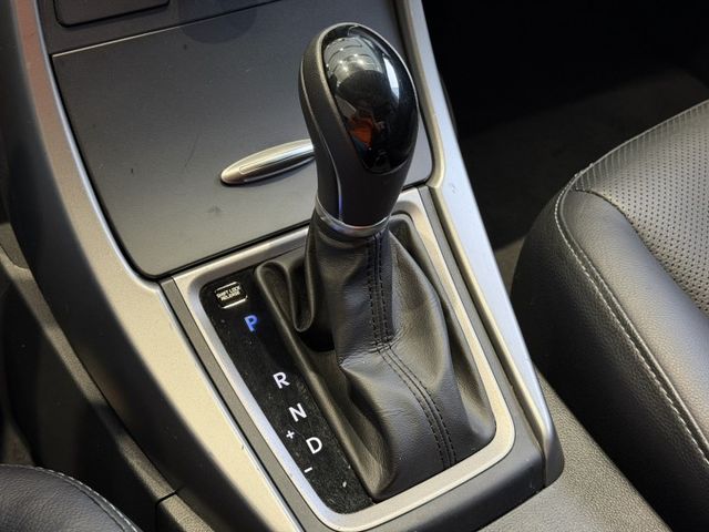 2015年出廠  ELANTRA 認證車 里程僅10萬公里 實車實價 可貸款 可試乘  第17張相片