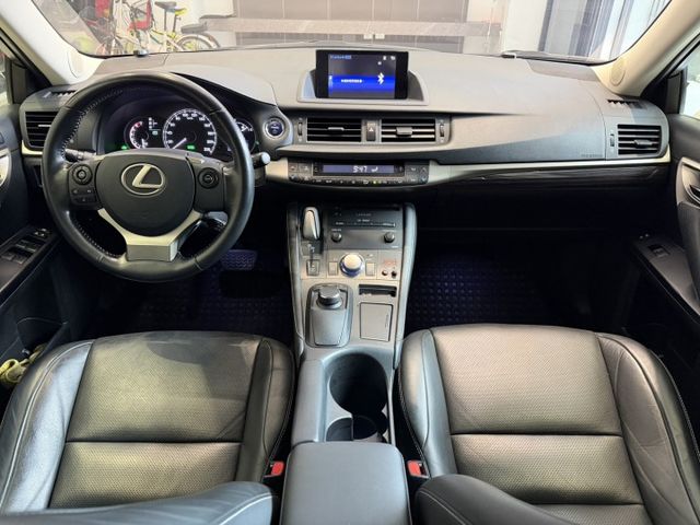 2017年 豪華版 里程僅跑9萬 藍芽 倒車影像 I-KEY 實車實價 可貸款試乘  第10張相片