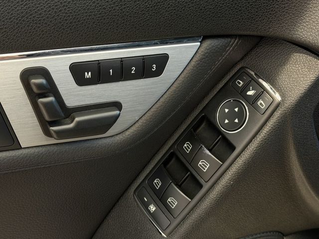 2010年 C300  認證車 低里程僅跑7萬 安卓機 雙電動椅 天窗 實車實價 可貸款  第17張相片