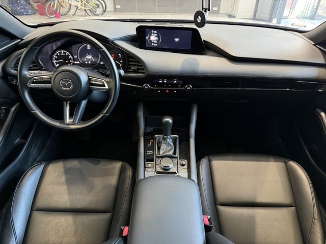 19出廠 五門馬3 旗艦版 BOSE音響 環景 免鑰匙 底色魂動紅 實車實價 可貸款  第10張相片