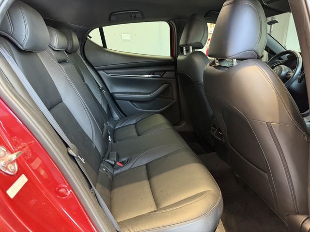 19出廠 五門馬3 旗艦版 BOSE音響 環景 免鑰匙 底色魂動紅 實車實價 可貸款  第14張相片