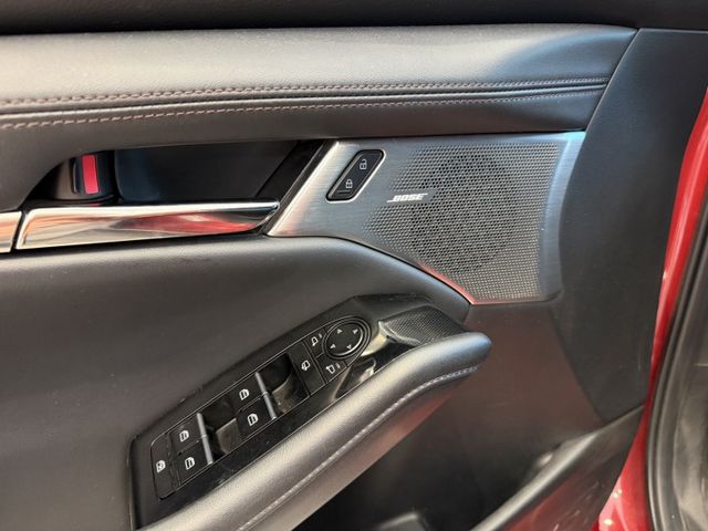 19出廠 五門馬3 旗艦版 BOSE音響 環景 免鑰匙 底色魂動紅 實車實價 可貸款  第16張相片