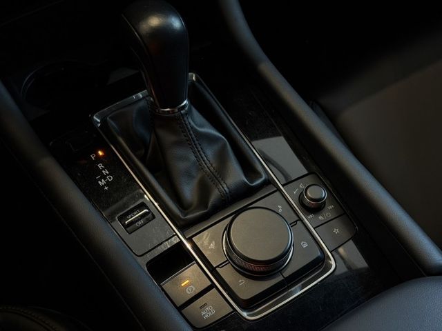 19出廠 五門馬3 旗艦版 BOSE音響 環景 免鑰匙 底色魂動紅 實車實價 可貸款  第19張相片