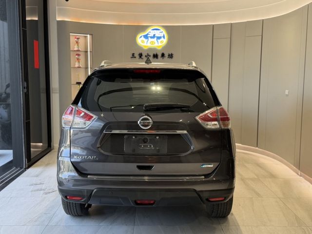 2016出廠 完美影音版 原鈑件 低里程 環景 免鑰匙 實車實價  第2張相片