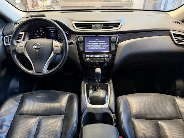 2016出廠 完美影音版 原鈑件 低里程 環景 免鑰匙 實車實價  第10張相片