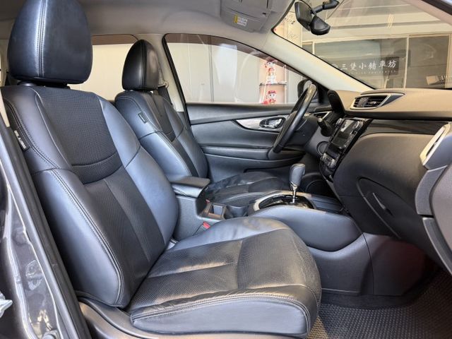 2016出廠 完美影音版 原鈑件 低里程 環景 免鑰匙 實車實價  第12張相片