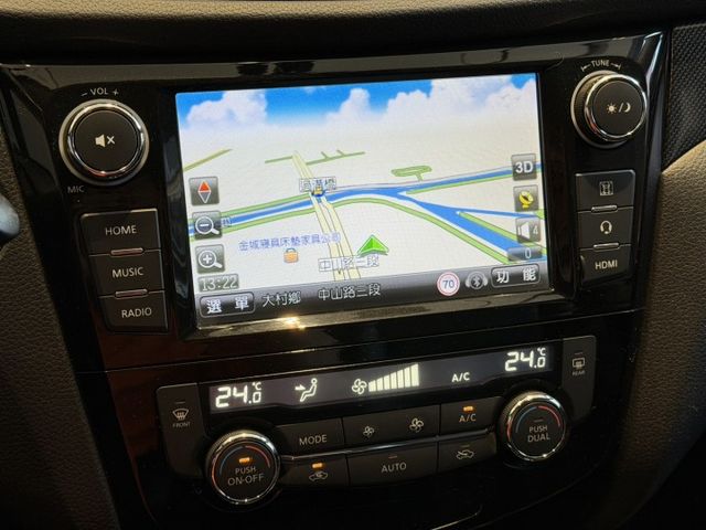 2016出廠 完美影音版 原鈑件 低里程 環景 免鑰匙 實車實價  第17張相片