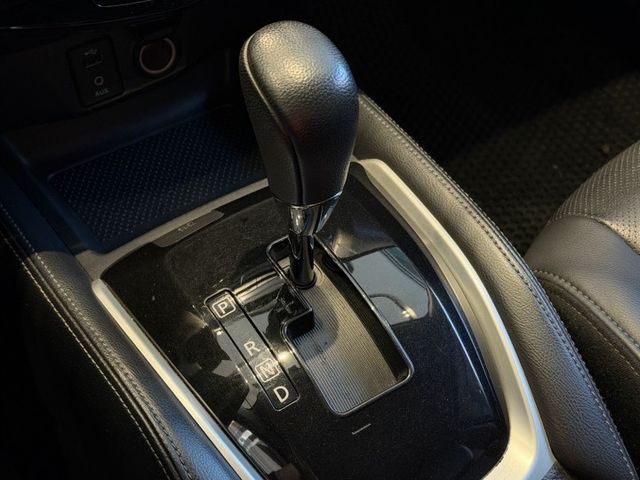 2016出廠 完美影音版 原鈑件 低里程 環景 免鑰匙 實車實價  第19張相片