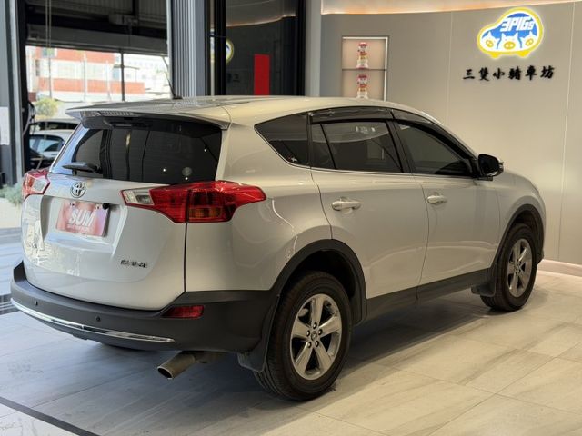 2015年出廠 RAV4 E-HI版 認證車 免鑰匙 倒車影像 前後雷達 實車實價 可貸款  第6張相片