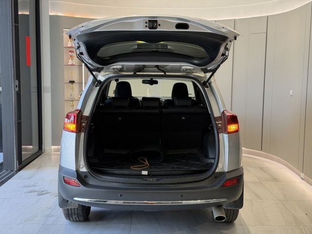 2015年出廠 RAV4 E-HI版 認證車 免鑰匙 倒車影像 前後雷達 實車實價 可貸款  第7張相片