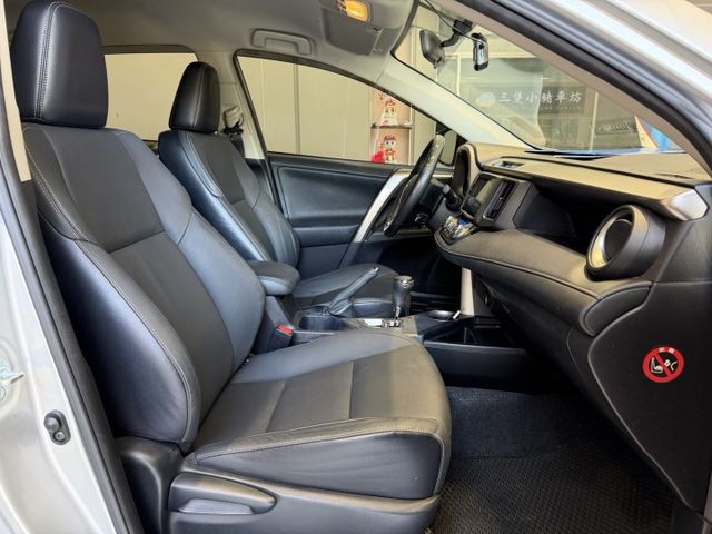 2015年出廠 RAV4 E-HI版 認證車 免鑰匙 倒車影像 前後雷達 實車實價 可貸款  第12張相片