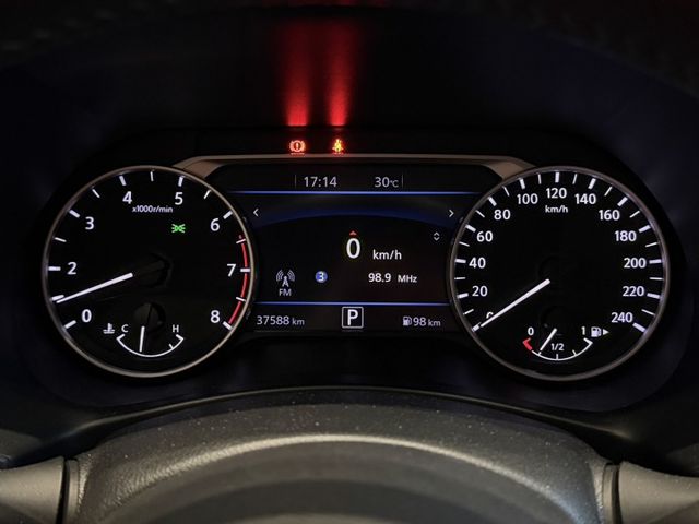 2021年 SENTRA 悅目特仕版 里程僅3萬 氣氛燈 JBL音響 實車實價 歡迎試乘  第8張相片