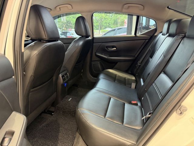 2021年 SENTRA 悅目特仕版 里程僅3萬 氣氛燈 JBL音響 實車實價 歡迎試乘  第13張相片