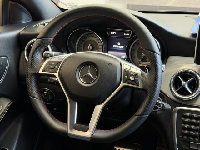 2013年 CLA250  認證車  全景天窗 LED尾燈 實車實價 可貸款 歡迎試乘  第8張相片