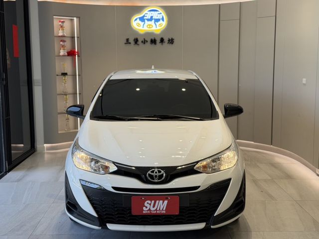 2022年 YARIS 里程僅3萬 原鈑件 兩年保固 實車實價 可貸款 歡迎試乘  第1張相片