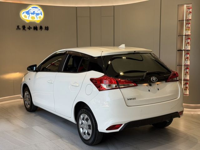 2022年 YARIS 里程僅3萬 原鈑件 兩年保固 實車實價 可貸款 歡迎試乘  第5張相片