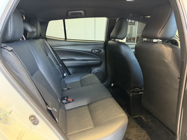 2022年 YARIS 里程僅3萬 原鈑件 兩年保固 實車實價 可貸款 歡迎試乘  第14張相片