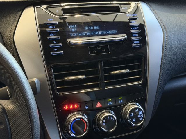 2022年 YARIS 里程僅3萬 原鈑件 兩年保固 實車實價 可貸款 歡迎試乘  第15張相片