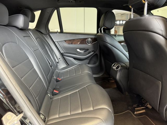 2018出廠 GLC300 4MATIC 原鈑件 全景天窗 盲點 一年兩萬公里保固  實車在店 歡迎試乘  第13張相片