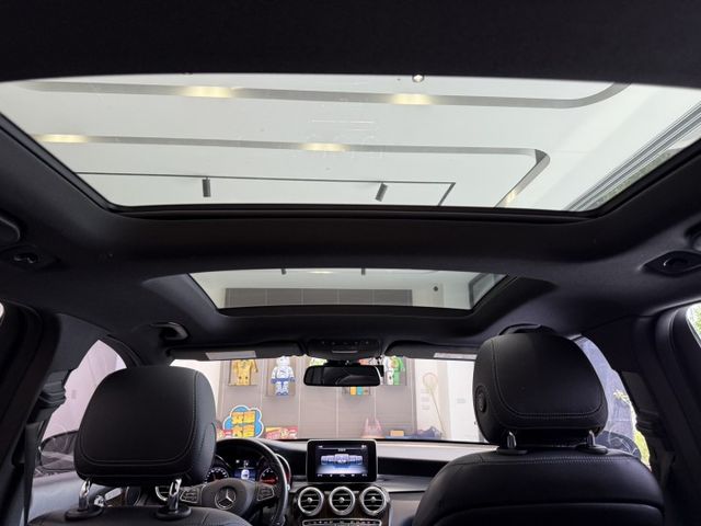 2018出廠 GLC300 4MATIC 原鈑件 全景天窗 盲點 一年兩萬公里保固  實車在店 歡迎試乘  第14張相片