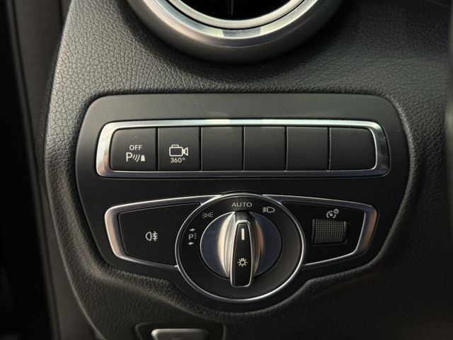 2018出廠 GLC300 4MATIC 原鈑件 全景天窗 盲點 一年兩萬公里保固  實車在店 歡迎試乘  第17張相片