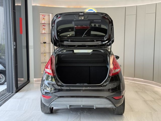 2013 福特 FIESTA 飛仕達 黑色 1.6 認證車 里程保證 實車實價 好車推薦  第7張相片