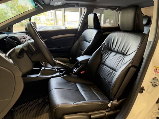 2014 本田 CIVIC 白色 1.8L 天窗 定速巡航 多功能方向盤 倒車顯影 里程保證 實車實價 歡迎試乘  第10張相片