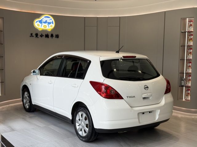 2012 日產 TIIDA 五門 白色 1.8L 認證車 里程保證 實車實價 倒車顯影 恆溫空調 定速巡航  第5張相片