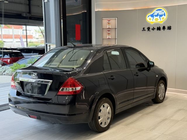 2014 日產 Tiida 黑色 1.6 四門 傳奇版 認證車 里程保證 實車實價 好車推薦  第6張相片