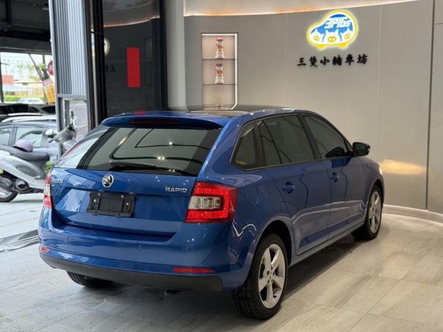 2017年型式 SKODA RAPID Spaceback 藍色 柴油1.4 認證車 里程保證 天窗 定速巡航 感應頭燈  第6張相片